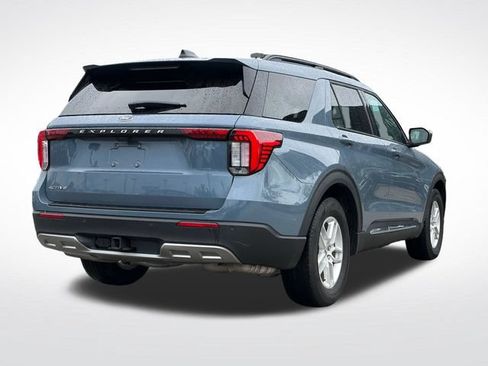 Used 2025 Ford Explorer Active w/ Active Comfort Package RWD image 21