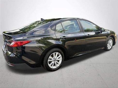 Used 2025 Toyota Camry LE FWD image 6