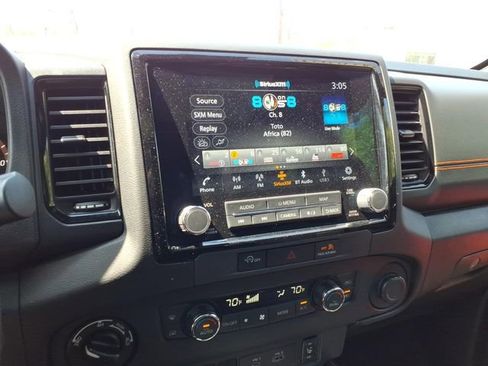 Used 2023 Nissan Frontier PRO-4X w/ Pro-4X Premium Package AWD/4WD image 17