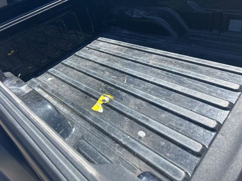 Used 2023 Jeep Gladiator Rubicon w/ Cold Weather Group image 8