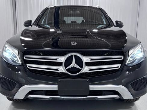 Used 2019 Mercedes-Benz GLC 300 4MATIC image 3