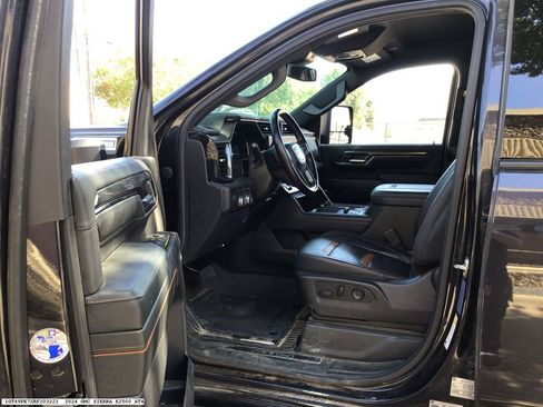Used 2024 GMC Sierra 2500 AT4 w/ AT4 Preferred Package AWD/4WD image 8