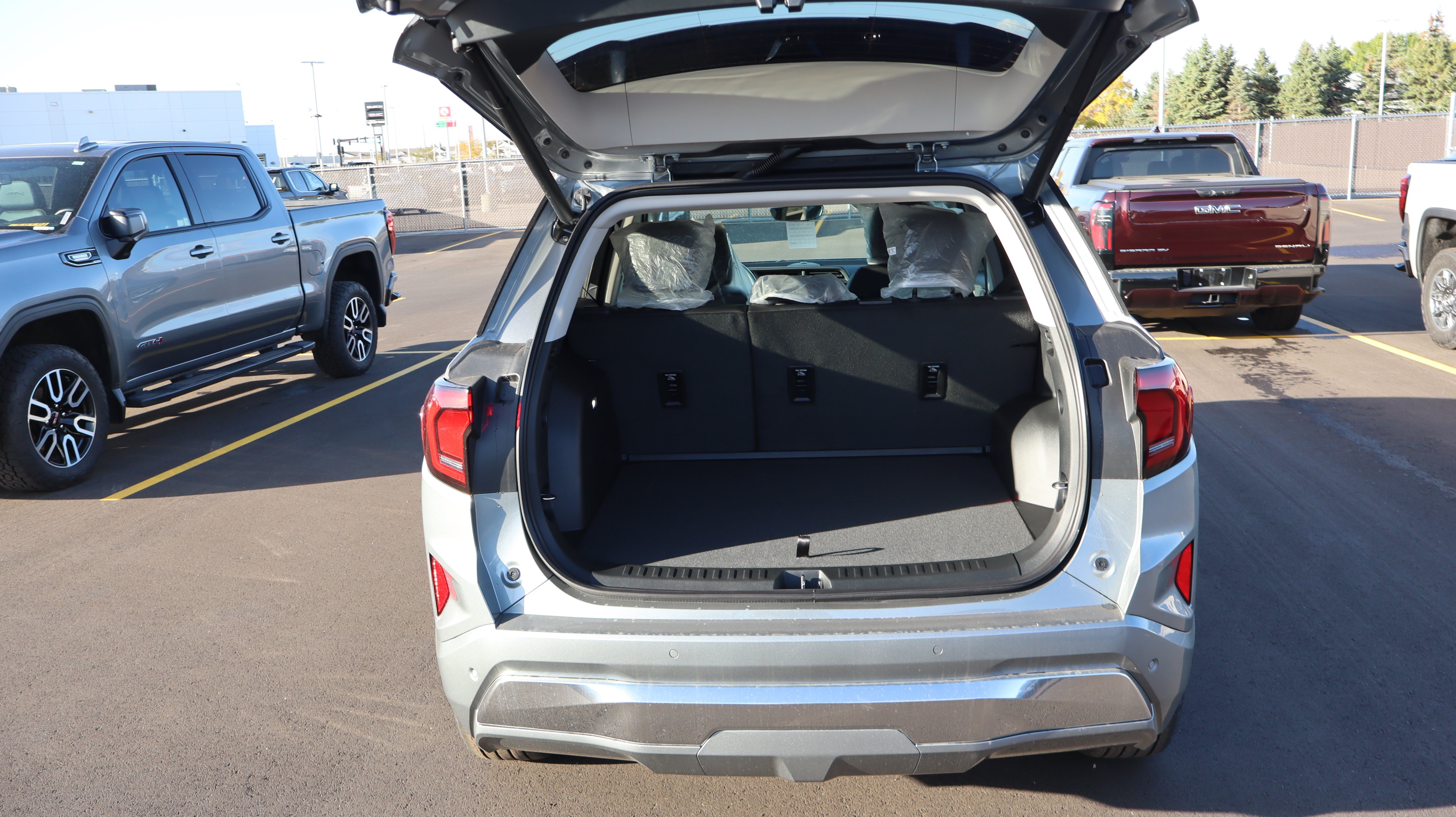 New 2027 GMC Terrain Denali w/ LPO, Floor Liner Package AWD/4WD image 15