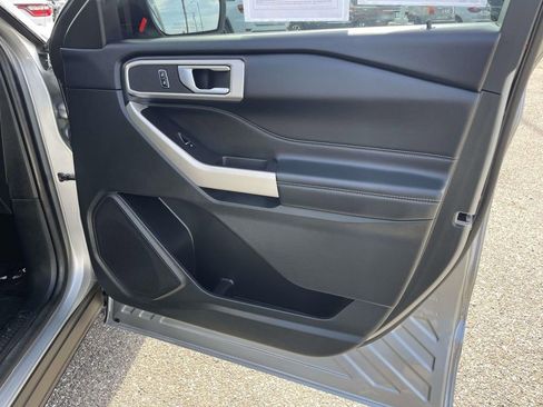 Certified 2023 Ford Explorer XLT image 26
