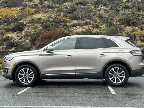 Used 2019 Lincoln Nautilus Select image 7