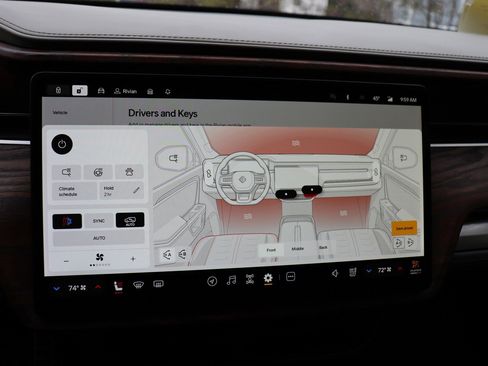 Used 2023 Rivian R1S Adventure image 40