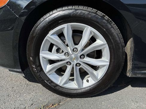 Used 2023 Chevrolet Malibu LT FWD image 17