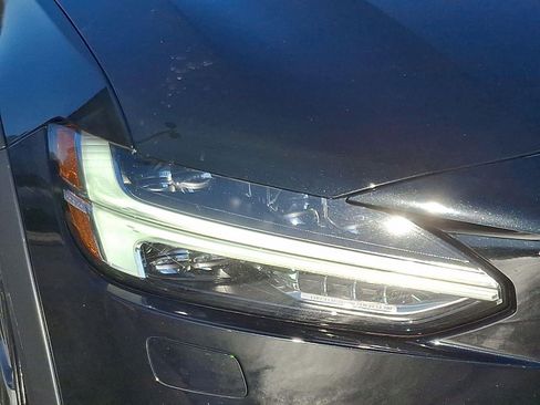 Used 2018 Volvo V90 T6 Cross Country w/ Protection Package Premier image 9