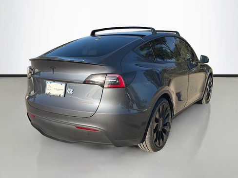 Used 2022 Tesla Model Y Performance image 5