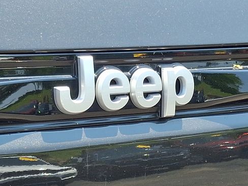 Certified 2024 Jeep Grand Cherokee Summit image 31