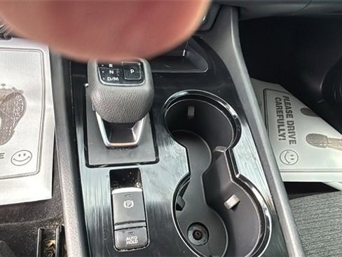 Used 2021 Nissan Rogue SV image 18