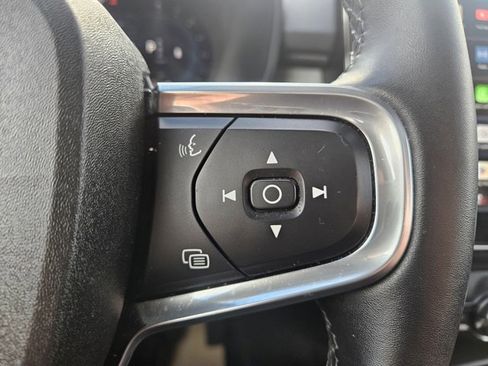 Used 2024 Volvo XC40 B5 Ultimate w/ Protection Package Premier image 34