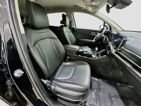 Used 2025 Kia Sportage EX FWD image 28