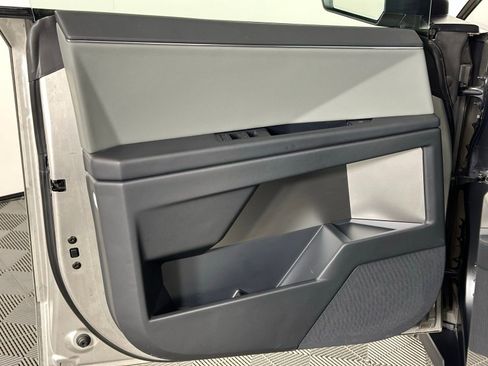 Used 2025 Tesla Cybertruck AWD Crew Cab image 43