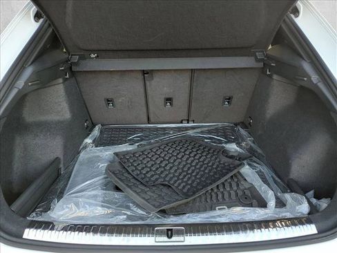 Used 2025 Audi Q3 2.0T Premium w/ Convenience Package image 6