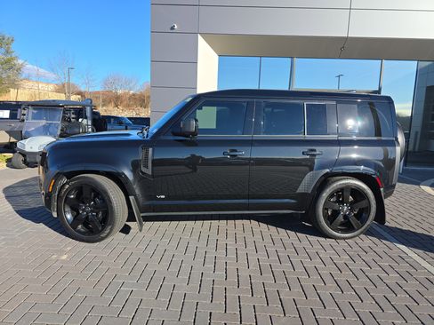 Certified 2024 Land Rover Defender 110 V8 image 9