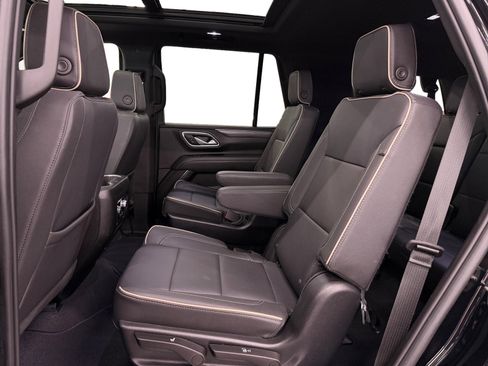 Used 2023 GMC Yukon SLT w/ SLT Premium Package AWD/4WD image 10