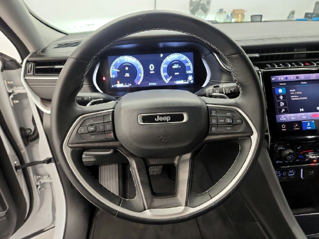 Used 2022 Jeep Grand Cherokee L Limited w/ Black Appearance Package RWD image 31