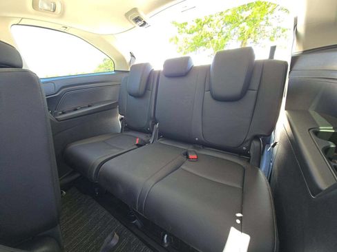 Used 2025 Honda Odyssey EX-L image 13