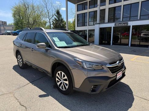 Used 2022 Subaru Outback Premium AWD/4WD image 3