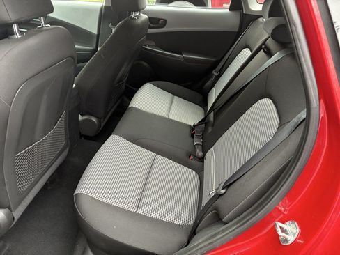 Used 2019 Hyundai Kona SE AWD/4WD image 16