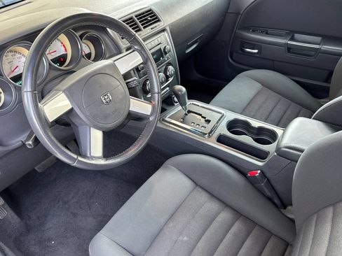 Used 2010 Dodge Challenger R/T RWD image 13