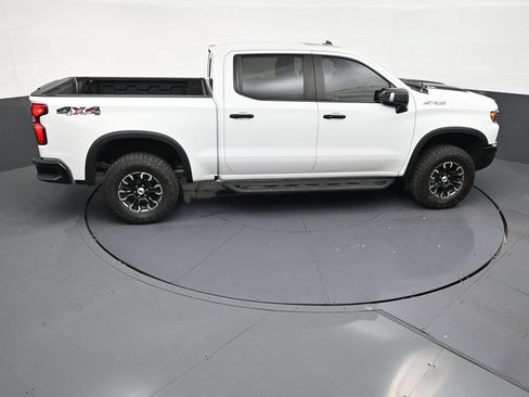 Used 2024 Chevrolet Silverado 1500 ZR2 w/ Technology Package AWD/4WD image 17