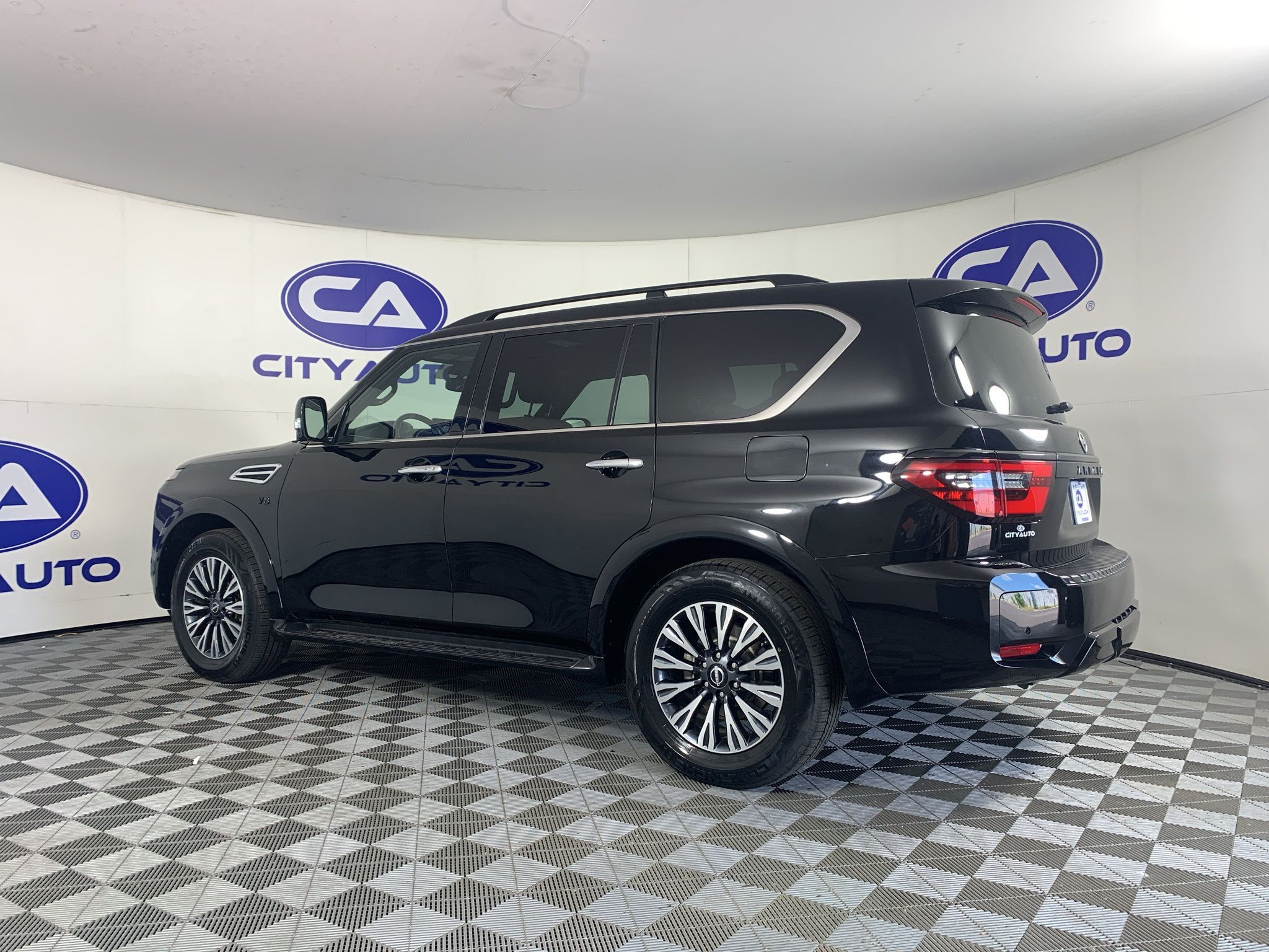 Used 2022 Nissan Armada SL w/ Midnight Edition Package RWD image 5