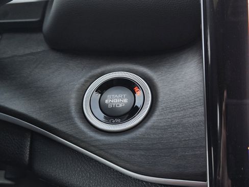 New 2025 Jeep Grand Cherokee Limited image 9