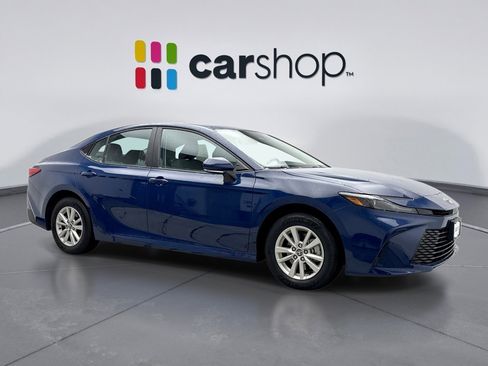 Used 2025 Toyota Camry LE image 7