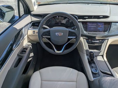 Certified 2023 Cadillac XT6 Premium Luxury w/ Technology Package FWD image 15