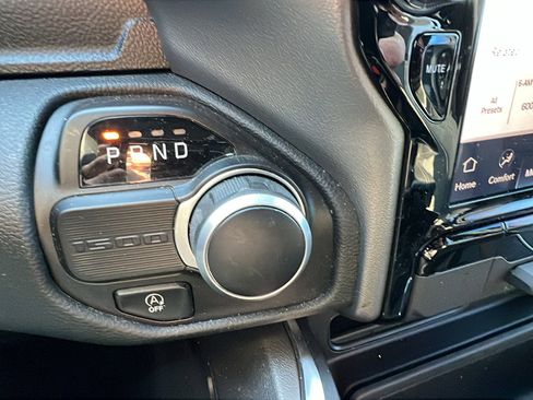 Used 2024 RAM 1500 Big Horn image 28