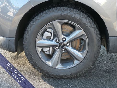 Used 2024 Ford Edge SEL w/ Sport Appearance Package image 11