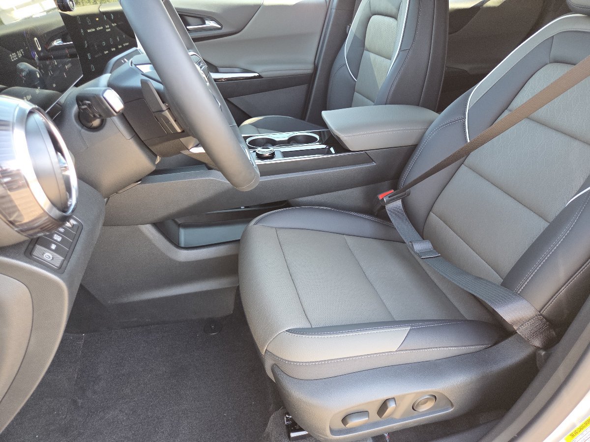 New 2027 Chevrolet Equinox LT w/ Convenience Package II AWD/4WD image 30