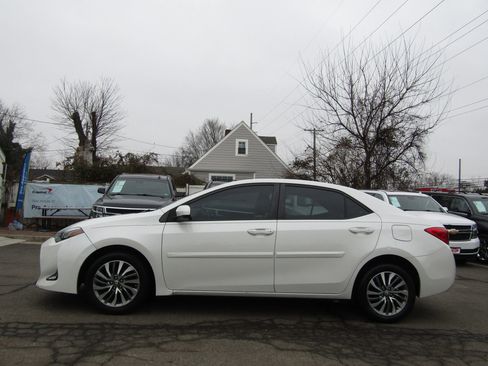 Used 2019 Toyota Corolla XLE image 4
