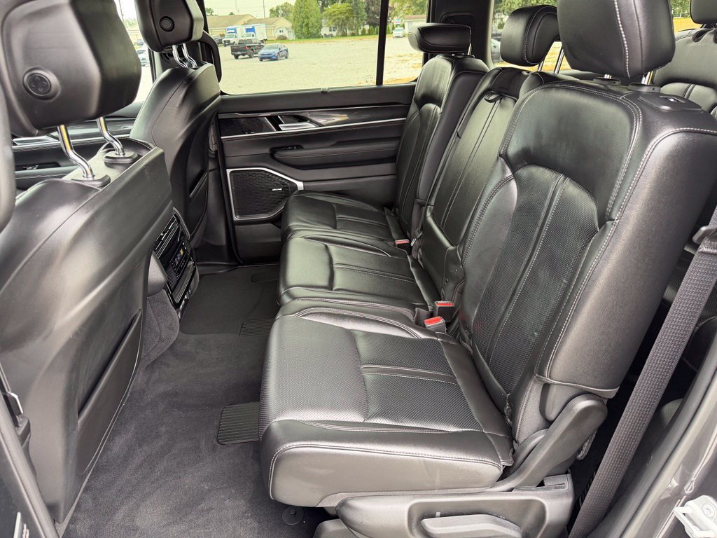Used 2022 Jeep Wagoneer Series I w/ Convenience Group I AWD/4WD image 19