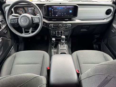 Used 2025 Jeep Wrangler Unlimited Sport AWD/4WD image 25