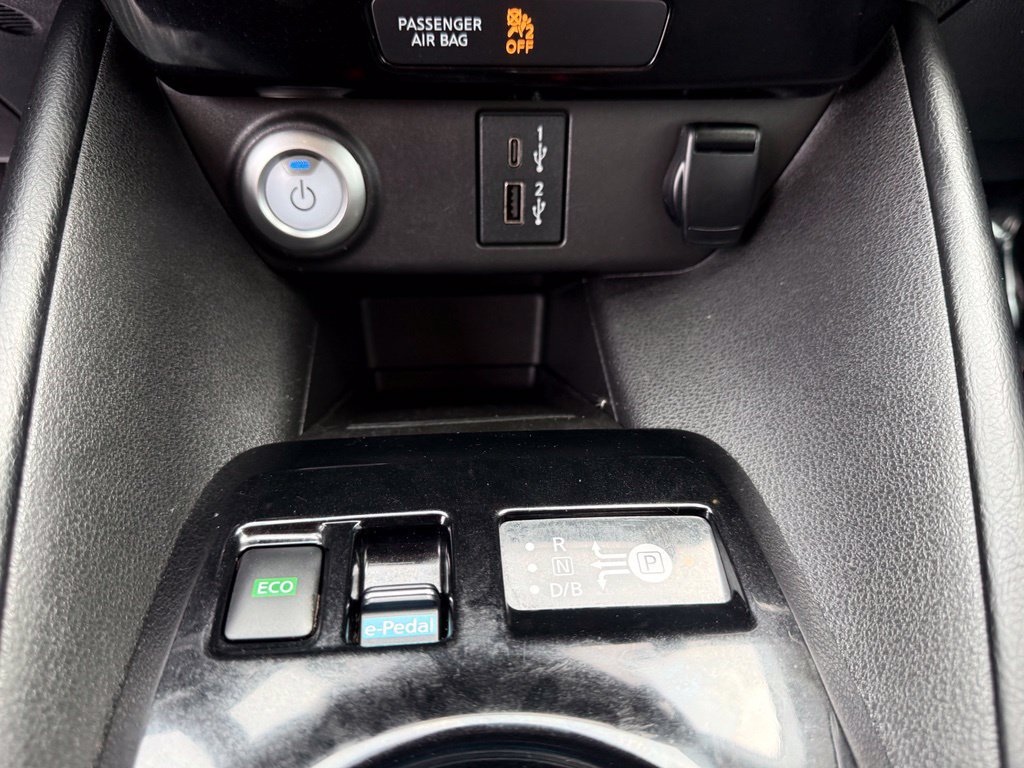 Used 2020 Nissan Leaf SV w/ Protection Package FWD image 18