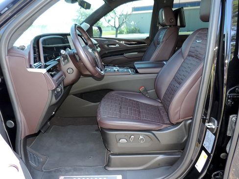 Certified 2024 Cadillac Escalade Sport Platinum w/ LPO, ONYX Package AWD/4WD image 18