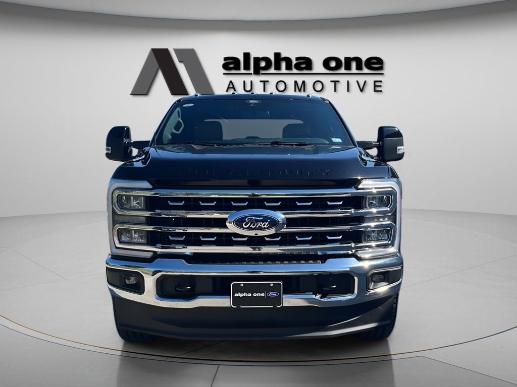 Used 2025 Ford F250 Lariat w/ FX4 Off-Road Package AWD/4WD image 2
