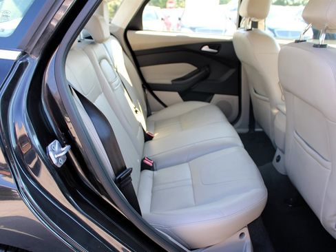 Used 2012 Ford Focus SEL image 19