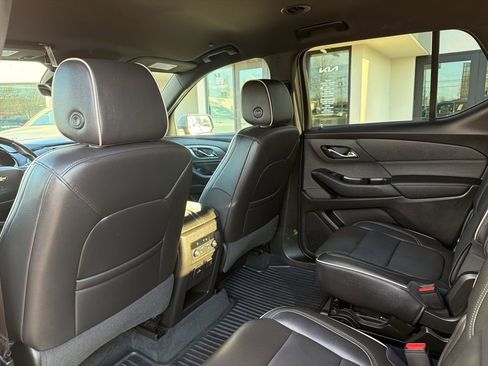 Used 2023 Chevrolet Traverse Premier image 22