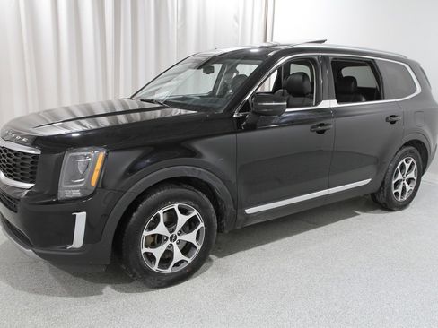 Used 2022 Kia Telluride EX w/ Towing Package image 3