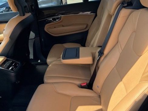 Used 2016 Volvo XC90 T6 Momentum w/ Protection Package Plus image 6