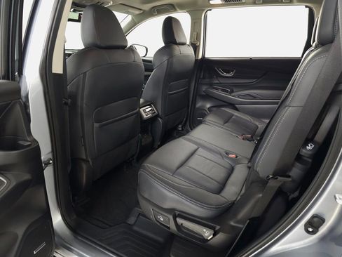 Used 2024 Subaru Ascent Limited w/ Technology Package image 32