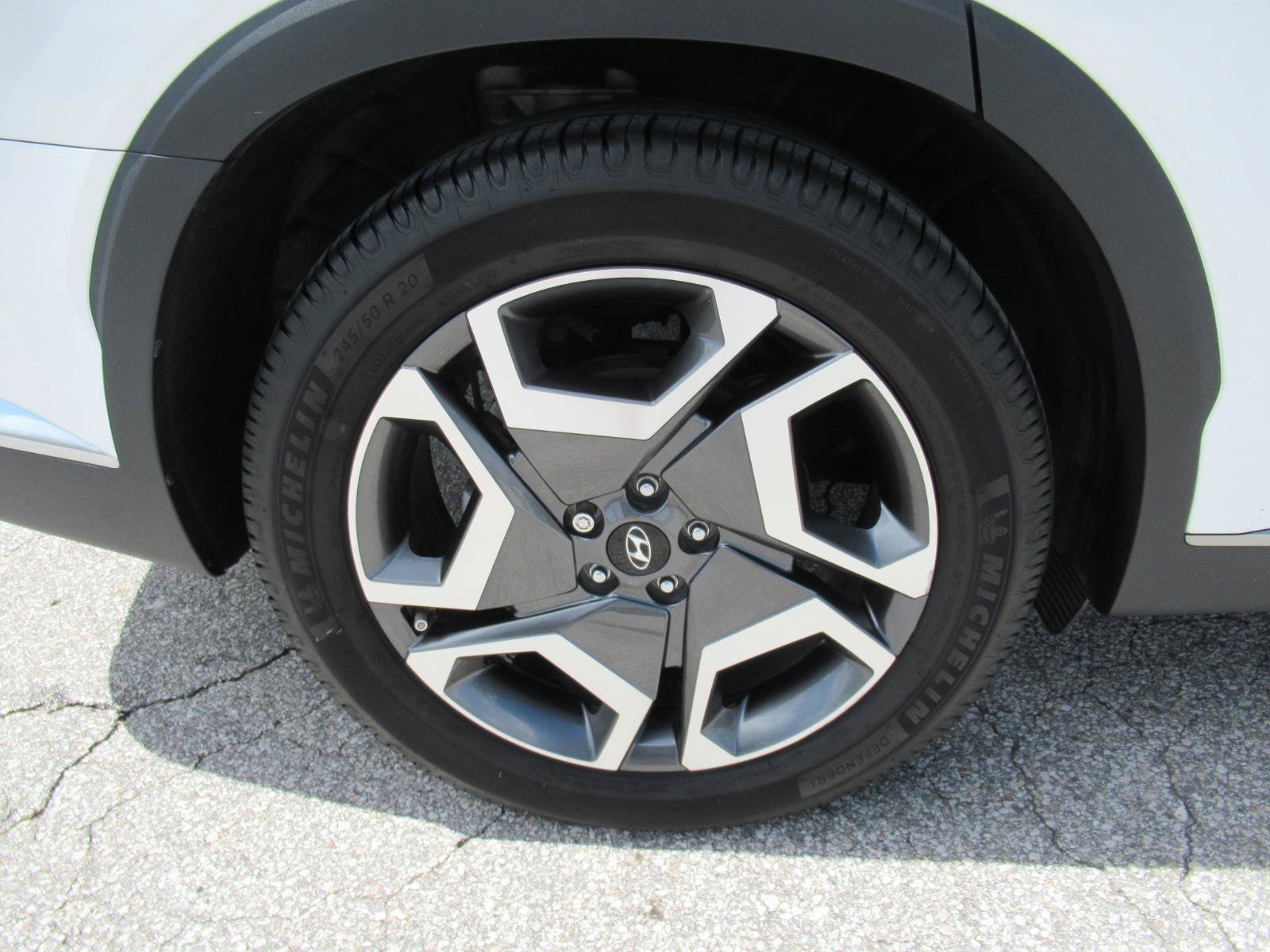 Used 2023 Hyundai Palisade Limited FWD image 8
