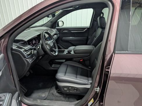 Used 2026 GMC Acadia Elevation w/ Elevation Premium Package AWD/4WD image 16