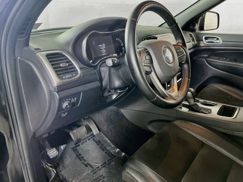 Used 2021 Jeep Grand Cherokee Laredo X AWD/4WD image 9