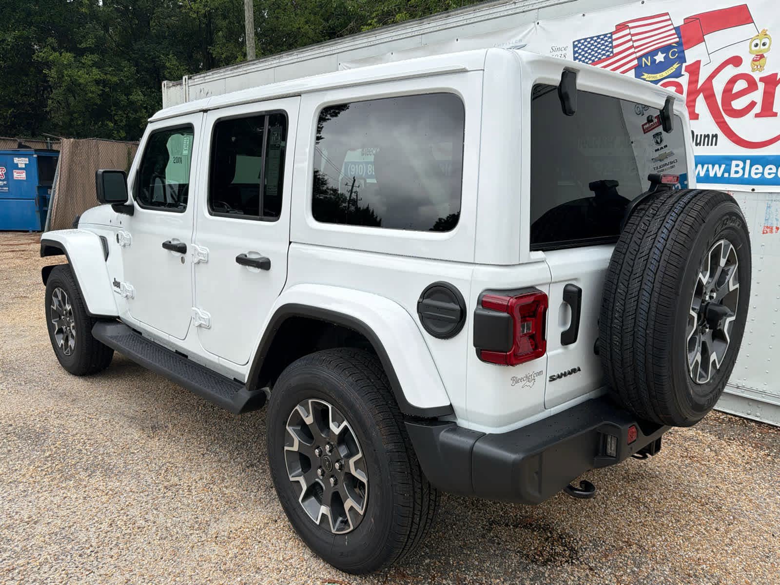 New 2026 Jeep Wrangler Unlimited Sahara AWD/4WD image 8