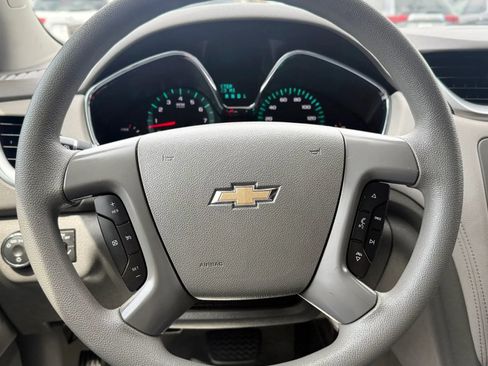 Used 2015 Chevrolet Traverse LS FWD image 11